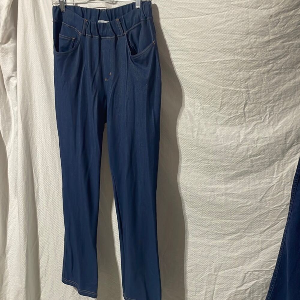 The Paragon Large blue cotton poly spandex blend pull on soft knot jean euc